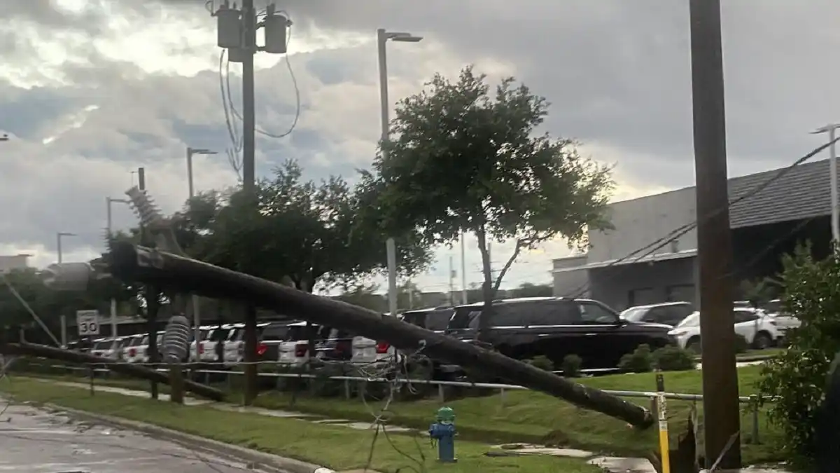 CUATRO MUERTOS  y severos daños materiales deja una tormenta en HOUSTON