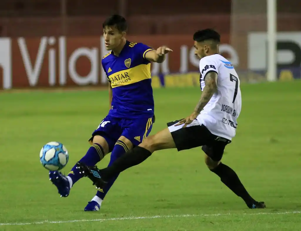 Boca tuvo mucho trabajó frente al entusiasta Claypole