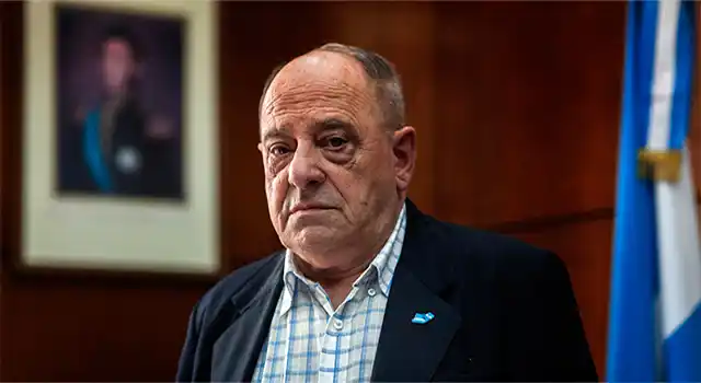 Mar del Plata: Arroyo se quejó porque "las mujeres no barren la vereda" y el movimiento feminista le salió al cruce