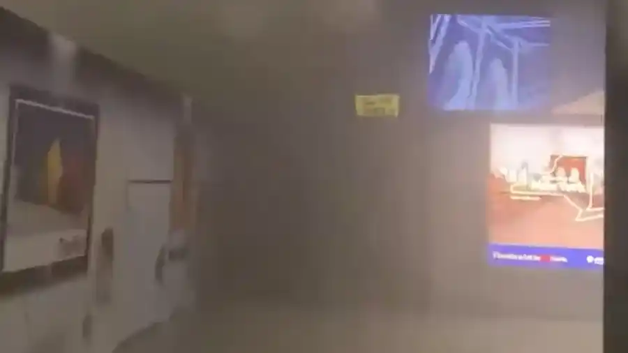 INCENDIO EN EL AEROPUERTO DE NUEVA YORK deja varios heridos, vuelos retrasados y desalojos (+Detalles)