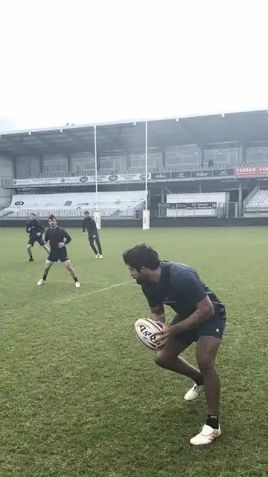 Bruni podría tener hoy su debut en Francia