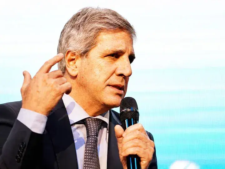 El Gobierno renovó la totalidad de los vencimientos de deuda en pesos