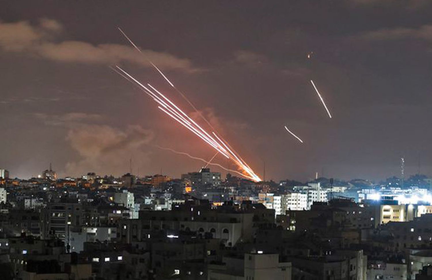 Periodista argentino en Israel brindaba una entrevista a Radio Mitre Rosario y debió cortar el teléfono por amenaza de bombardeos