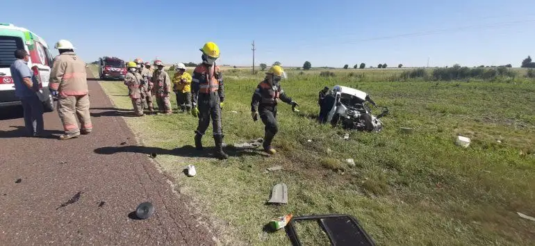 Grave choque en Nogoyá: hospitalizaron a jóvenes y camionero