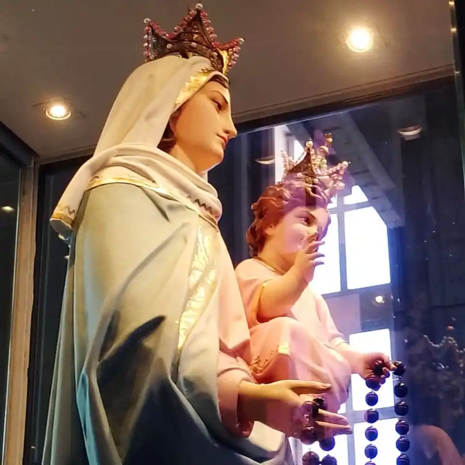 “Que la Virgen los colme de su amor de madre”