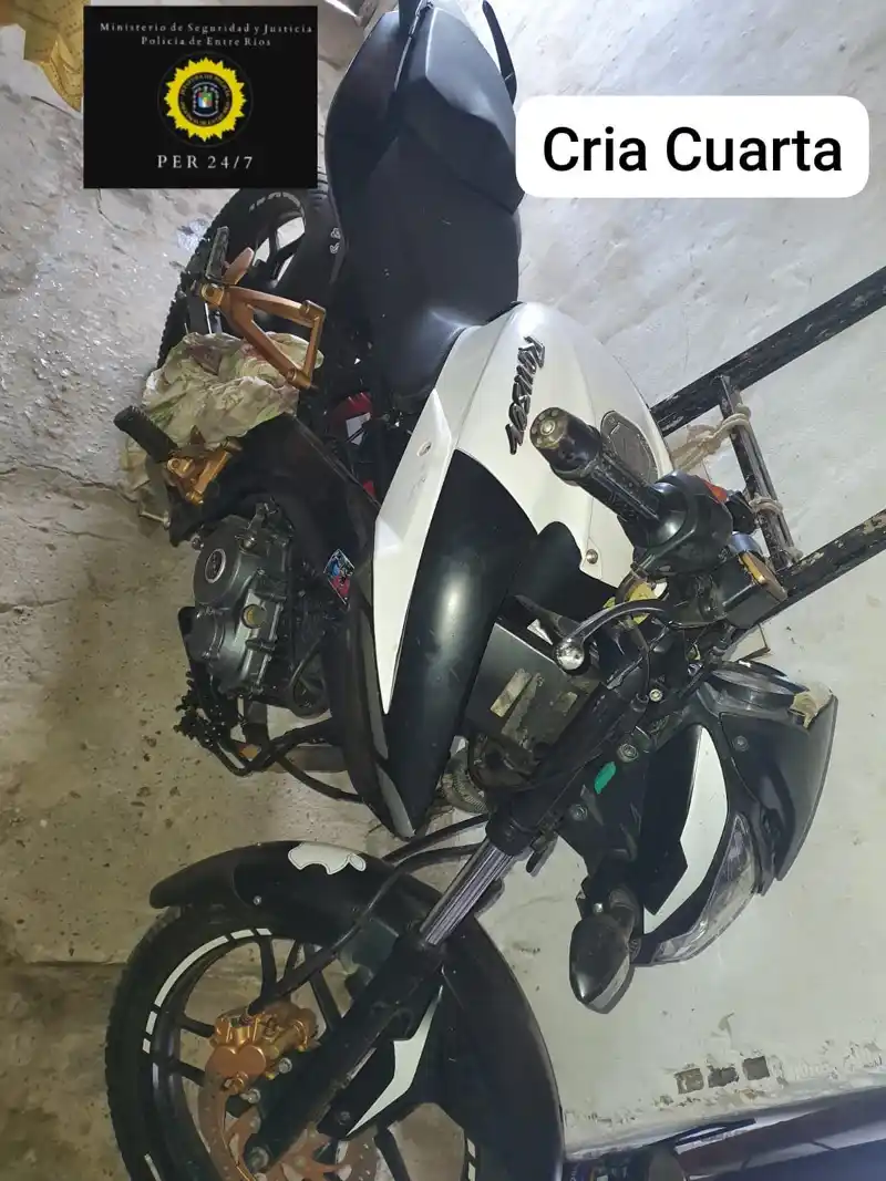 Allanamiento positivo: Policía recuperó una motocicleta y un arma en caso de amenazas calificadas