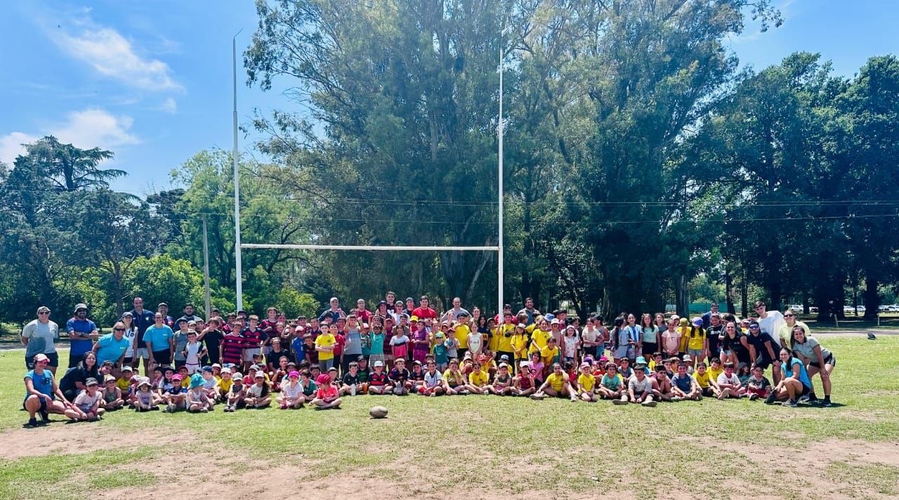Todos posaron juntos para la foto al final del día.