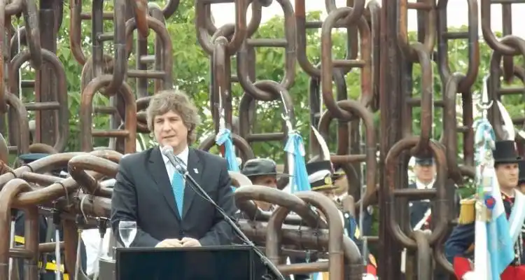 Sin Cristina, en Obligado se vivió una opaca ceremonia