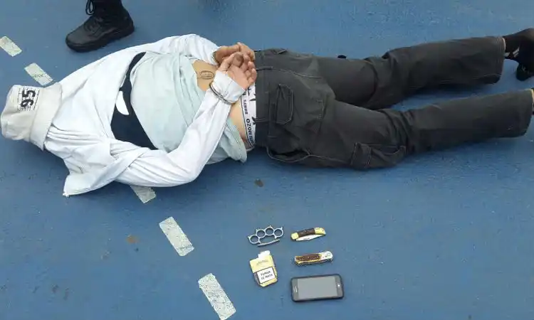 Detuvieron a 11 barras de Racing con armas y droga