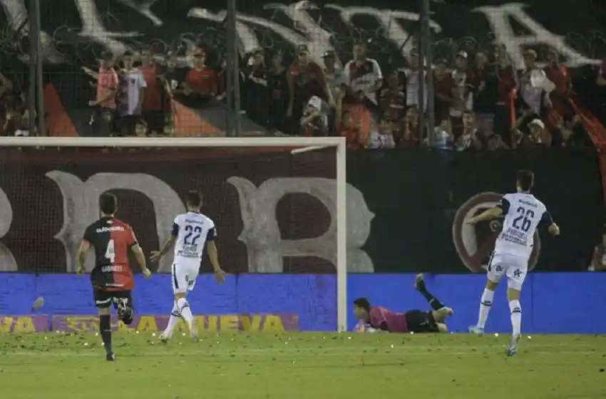 El Gimnasia de Maradona sorprendió y aplastó a Newell’s en el Coloso