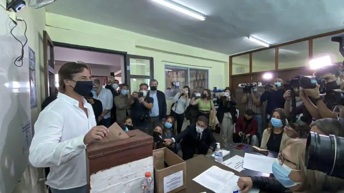 Tras el referendo uruguayo, la oposición pidió “diálogo social”