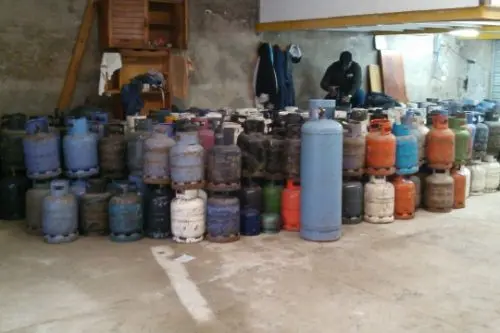 Siguen las quejas por el sobreprecio de las garrafas y los puntos de venta escasos