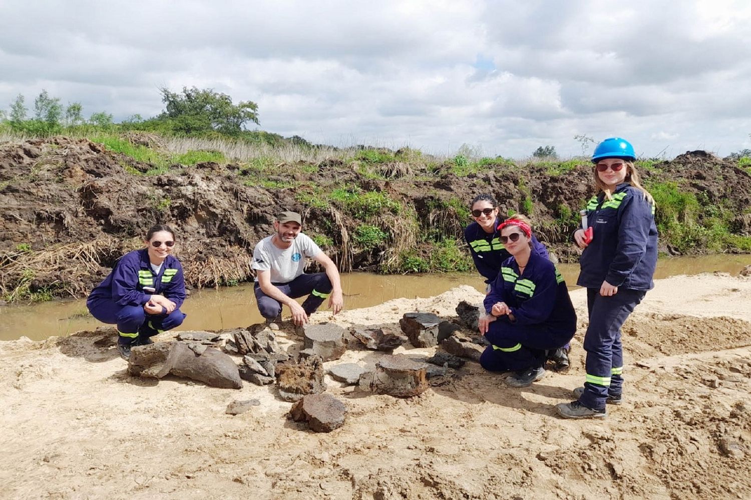 Rescate de fósiles en una cantera en el departamento Islas de Ibicuy