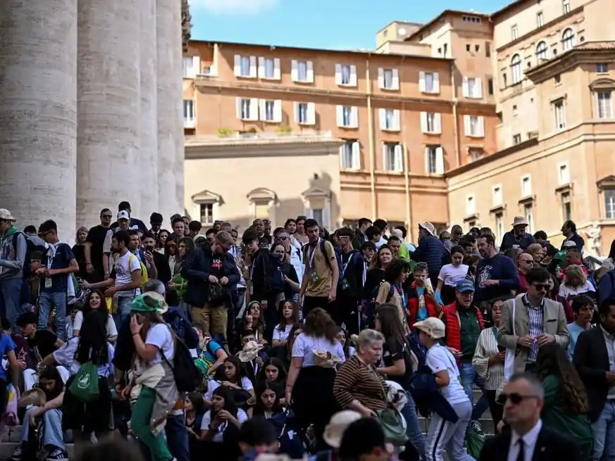 Miles de files de todas partes del mundo se acercaron a despedir a Bergoglio. Foto: Reuters.