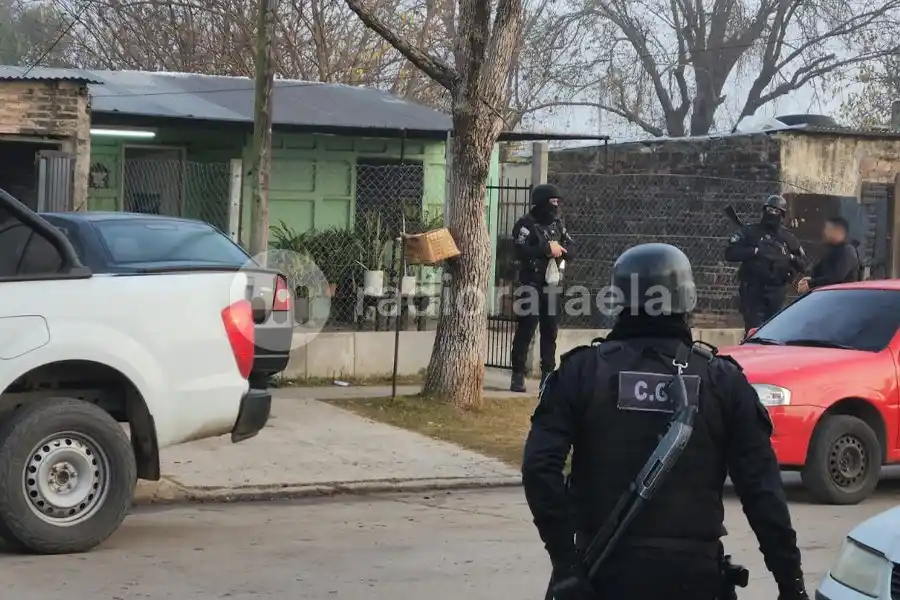 Robos reiterados y disparos a un móvil policial: detuvieron a un delincuente en un allanamiento