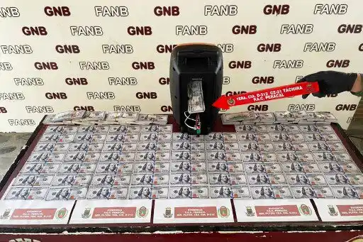 TRÁFICO DE DIVISAS en la frontera con Colombia: capturan a sujeto con 150.000 dólares falsos (+Fotos)