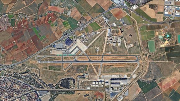 Balance aeropuerto-entorno: finalizan insonorización de 435 viviendas cercanas al aeropuerto de Sevilla