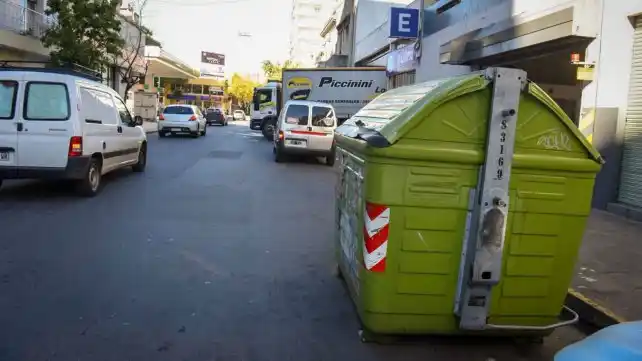 Tiraron más de 188 mil pesos robados en un contenedor