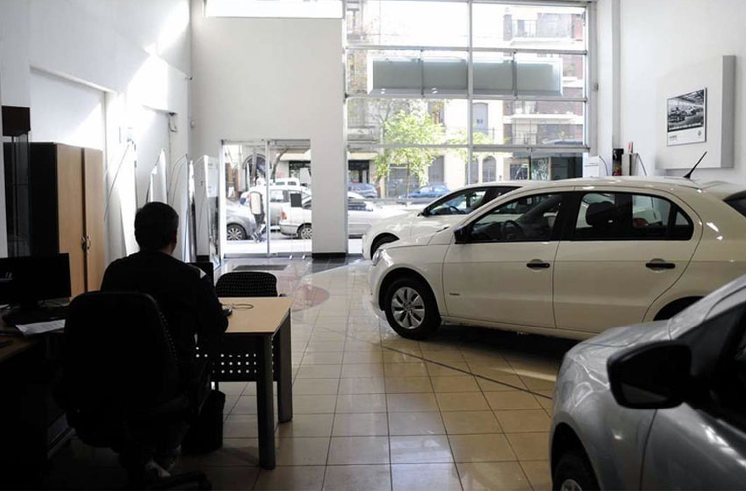 En febrero cayó 7% la venta de autos usados