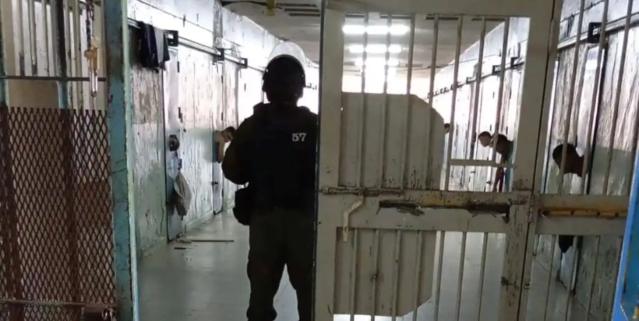 Todos los pabellones serán allanados y los investigadores estiman que el operativo puede durar días. Crédito: Agencia