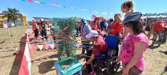 Tras dos años de pandemia, volvió con todo la kermesse de Sadiv para cerrar el año