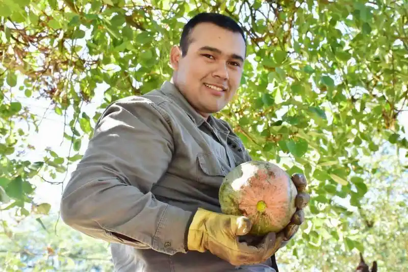 La UPLaB concretó la segunda entrega de
productos agropecuarios saludables al Plan Nutrir