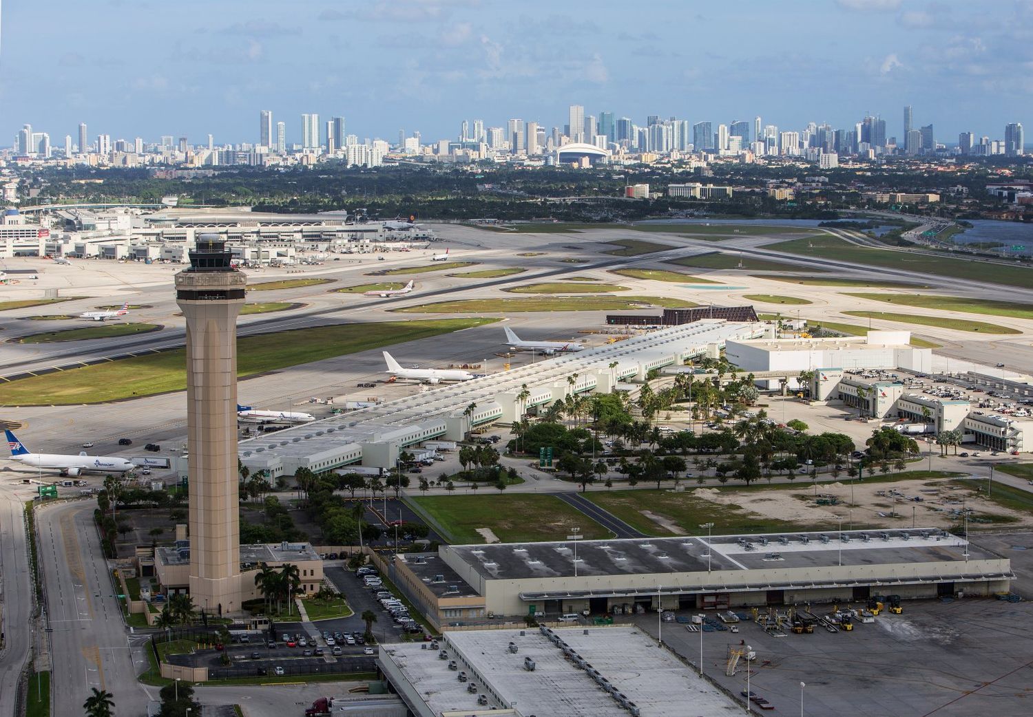 Aprueban inversión histórica de USD 330 millones para modernizar concesiones en el Aeropuerto Internacional de Miami