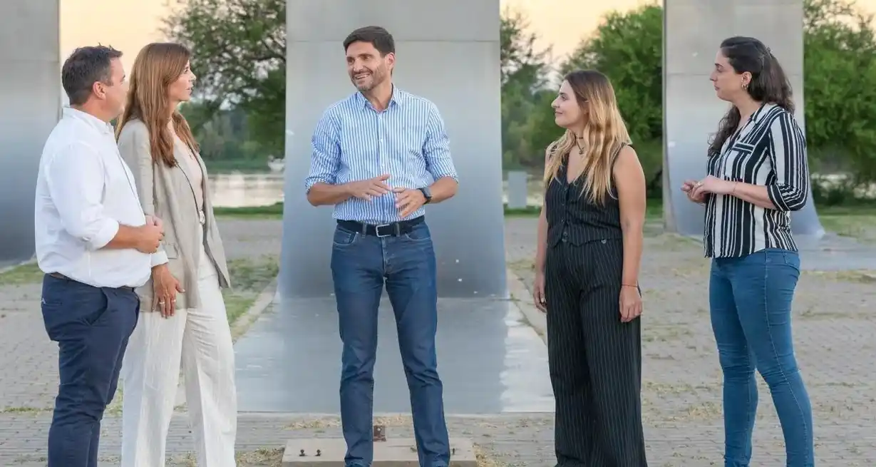 Lucas Galdeano, Germana Figueroa Casas, Maximiliano Pullaro, Lionella Cattalini, Lucía Masneri. Foto: Gentileza