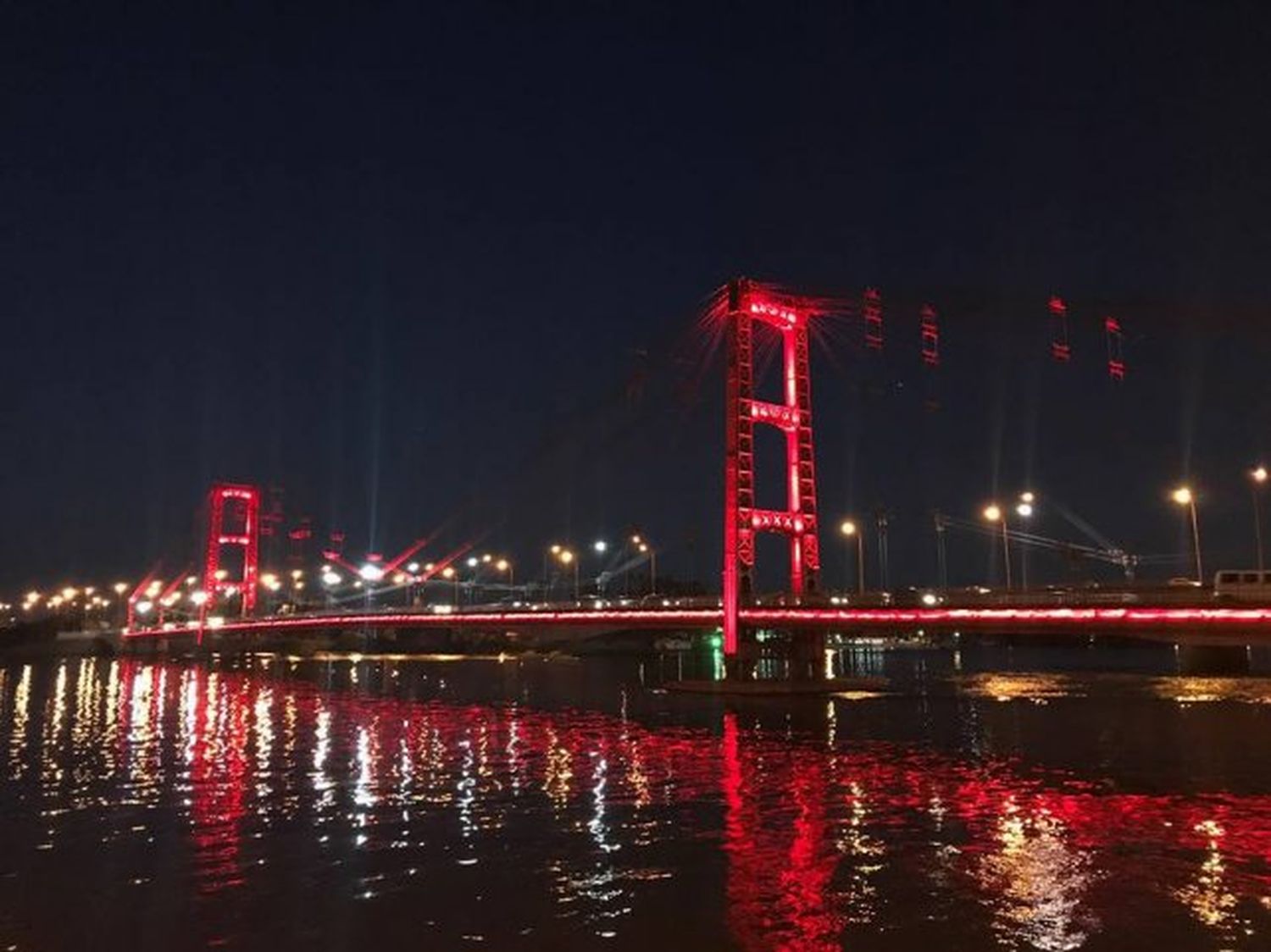 El Puente Colgante se iluminará de rojo para luchar contra el SIDA