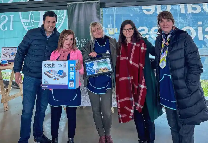 El acto de entrega se realizó en el Centro Municipal de Exposiciones.