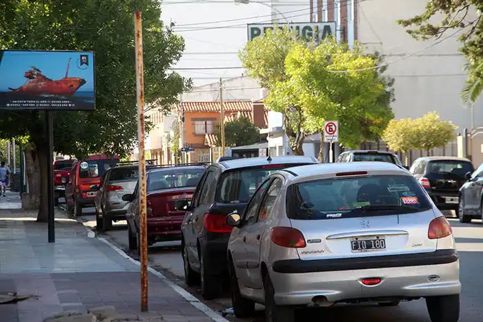 Estacionar vehículos en el centro ya cuesta $15