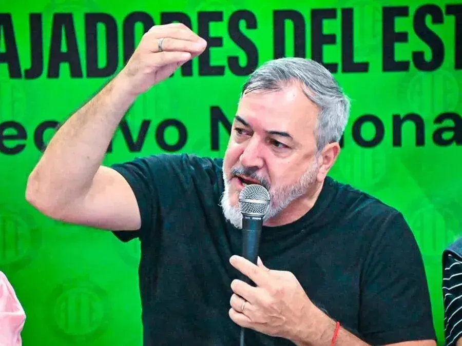 Rodolfo Aguiar, titular de ATE. El dirigente sindical denunció que la convocatoria oficial para revisar convenios colectivos busca avanzar sobre derechos laborales.