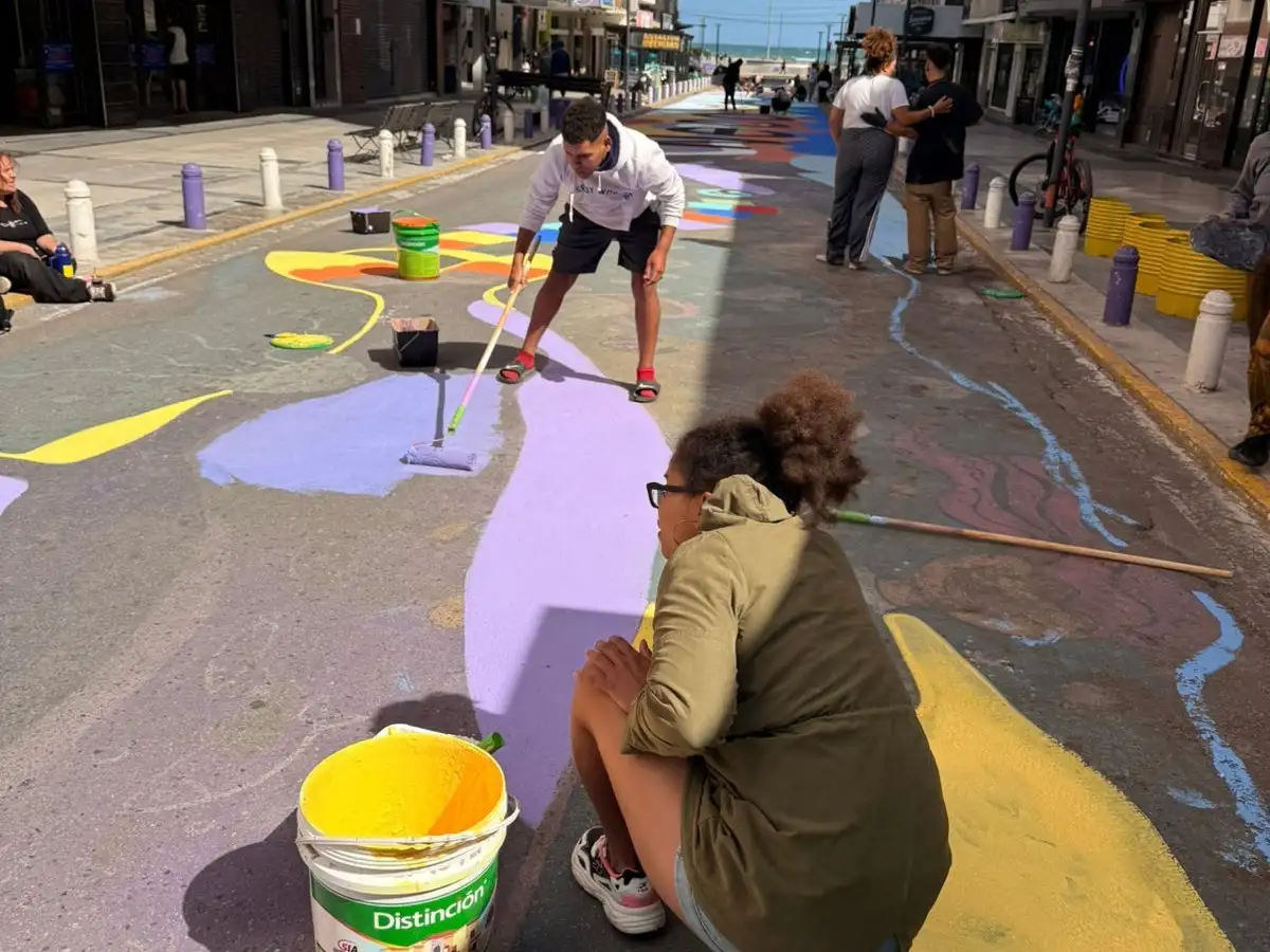 Comenzaron a pintar la peatonal 83