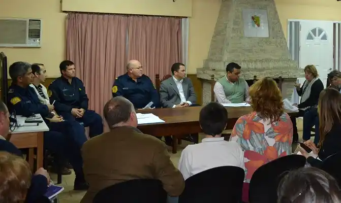 Municipio, Policía y Educación coordinan operativos preventivos