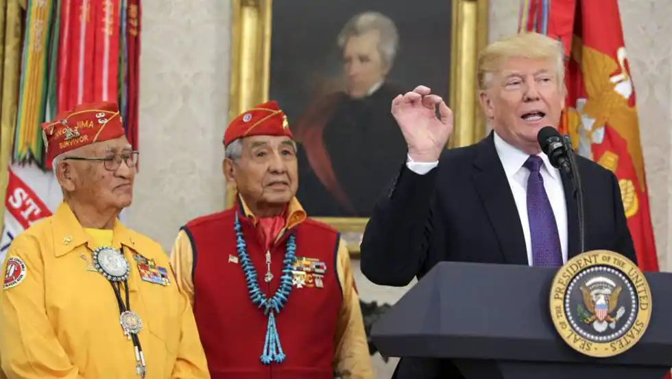 Trump llamó a una senadora “Pocahontas”