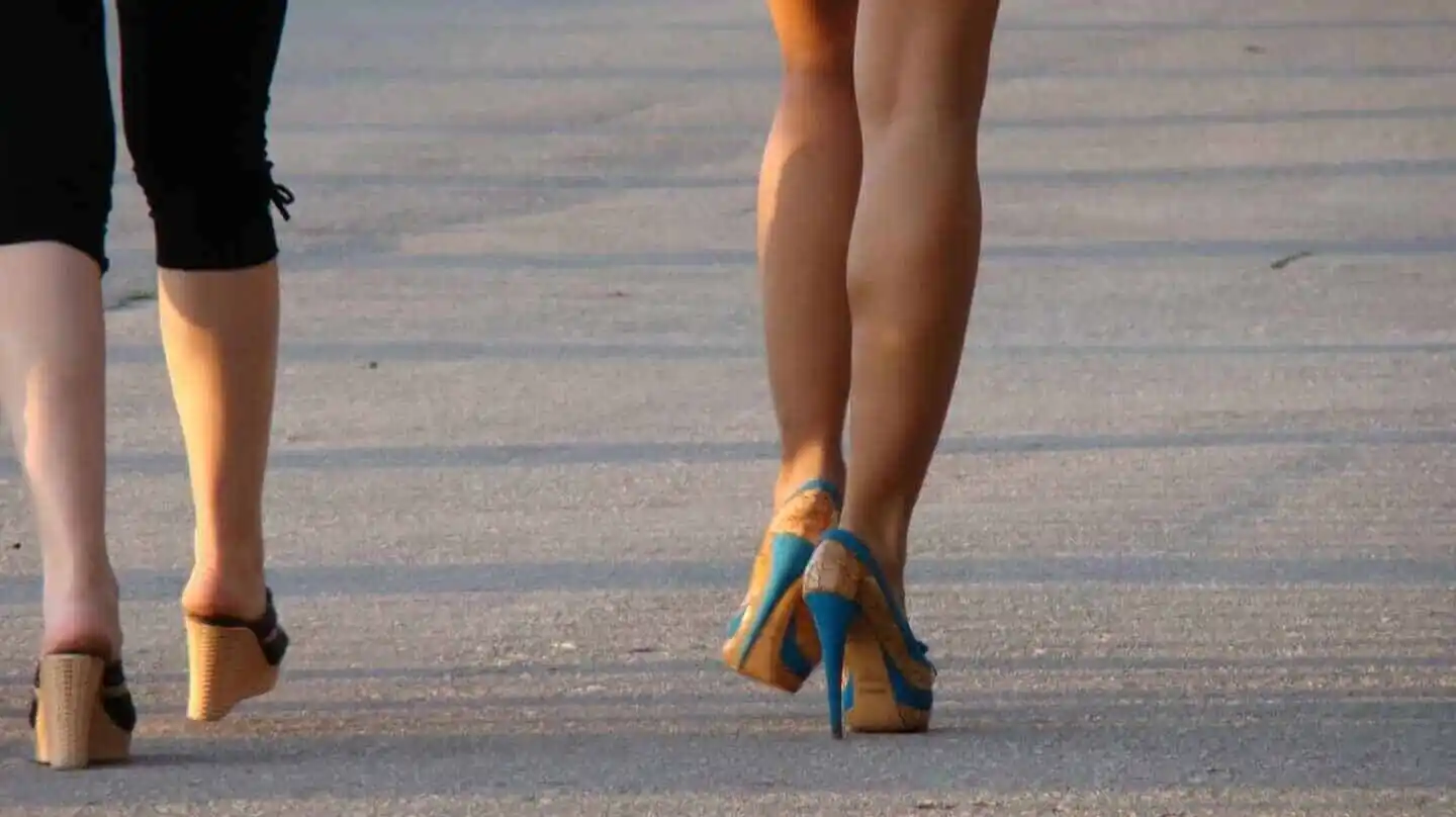 Engaño, violencia y manipulación: desarticulan red de explotación sexual de colombianas en España