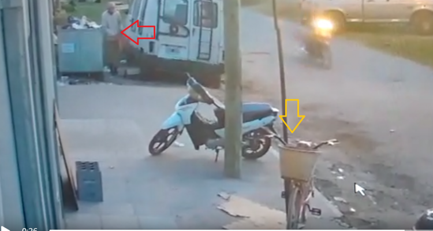 Así se llevaron una bici de un comercio y buscan identificar al ladrón