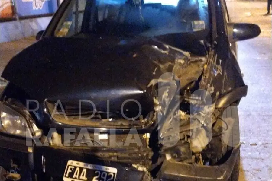 Conducía con más alcohol en sangre de lo permitido: chocó contra un colectivo de una delegación participante del Sueño Celeste
