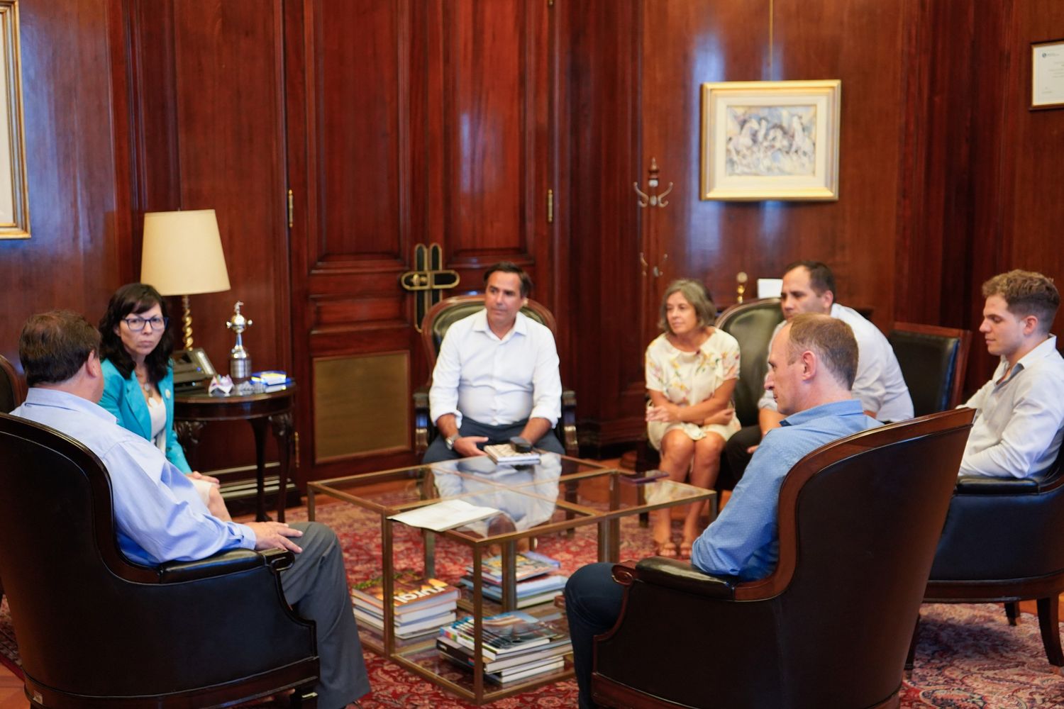 Batakis se reunió con productores avícolas afectados por la gripe aviar
