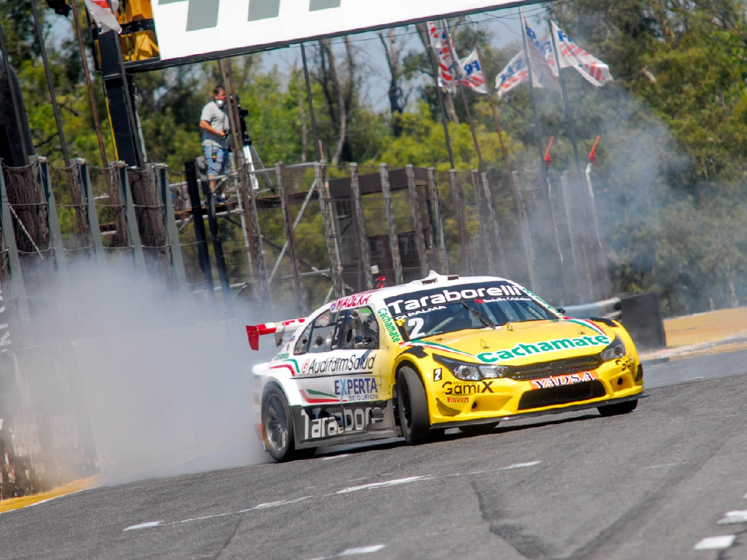 Di Palma festejó en el Top Race V6