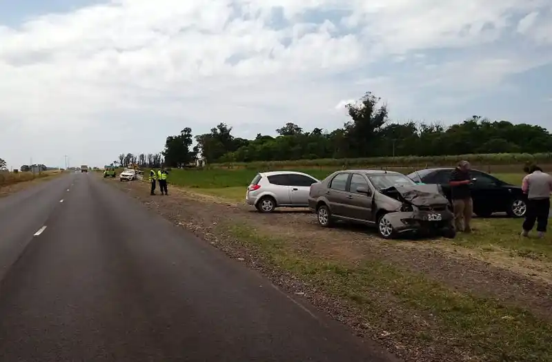 Una nena de dos años y un hombre sufrieron heridas en choque frontal