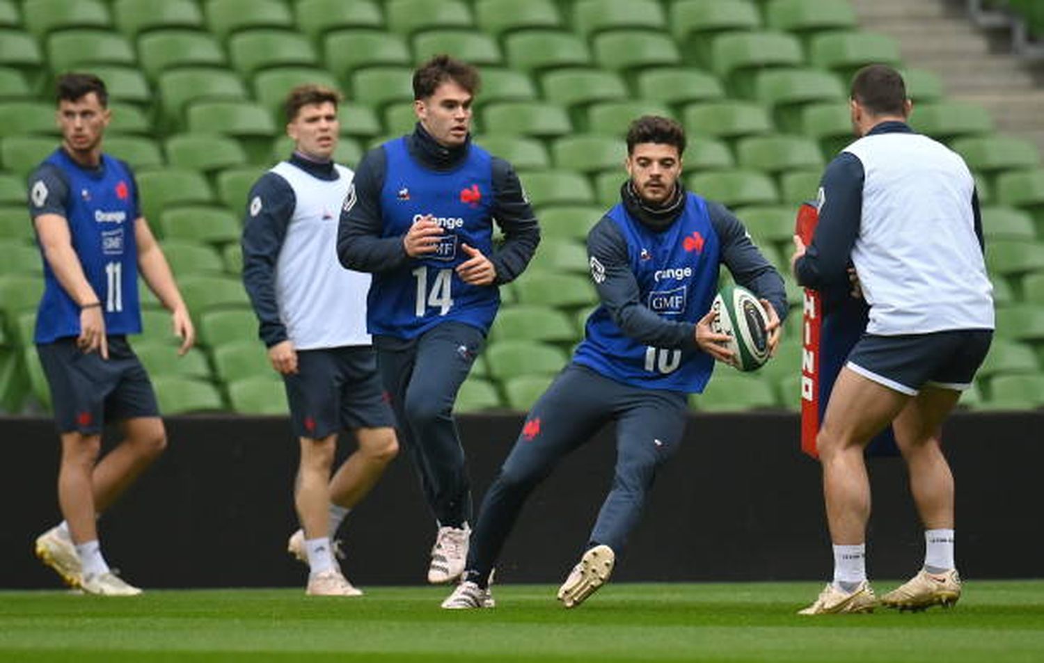 Francia hizo su última práctica antes de enfrentar a Irlanda.