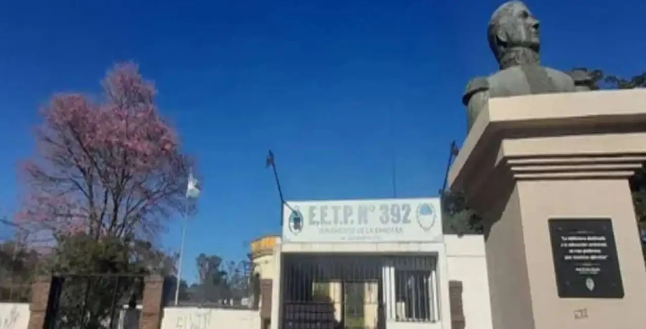 Rosario: una escuela recibió una amenaza: “Plata o plomo”