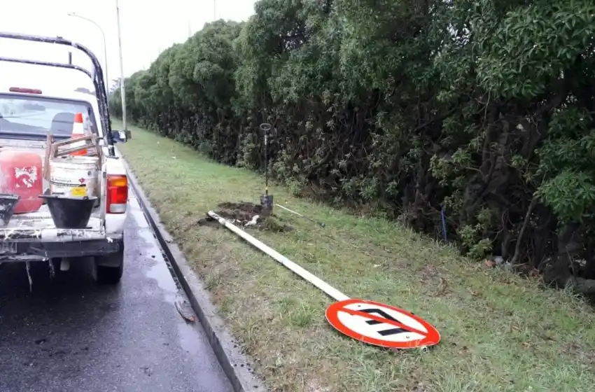 Luego de un vídeo viral, cambian señales de tránsito frente a radares