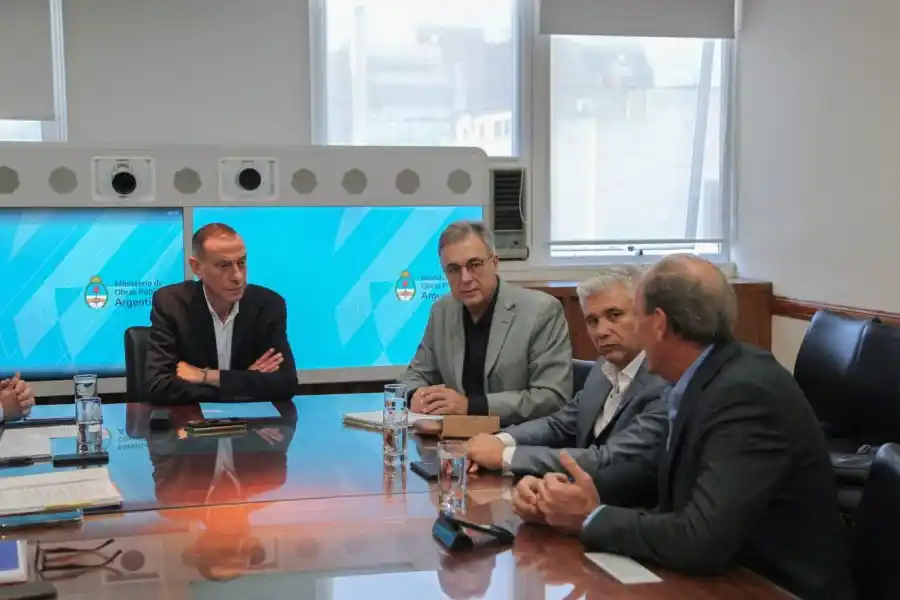 El Intendente firmó un nuevo convenio para pavimentar el Camino 6