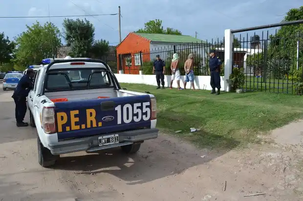 Supuestos arrebatadores fueron detenidos y se recuperó el bolso robado