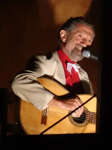 Luis Luján se presentó en el Encuentro Itinerante de Teatro "A telón abierto"