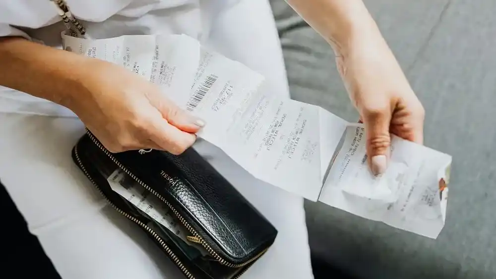 Un ticket de un comercio.