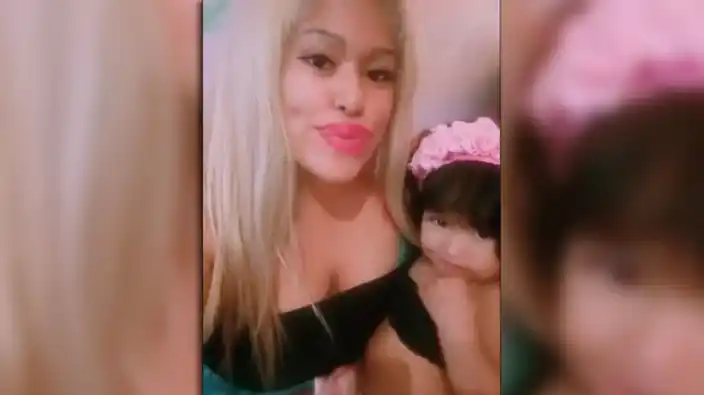 “Se ahogó con yogur y galletitas”: las mentiras de la mamá que encerró y mató de hambre a su hija de 2 años