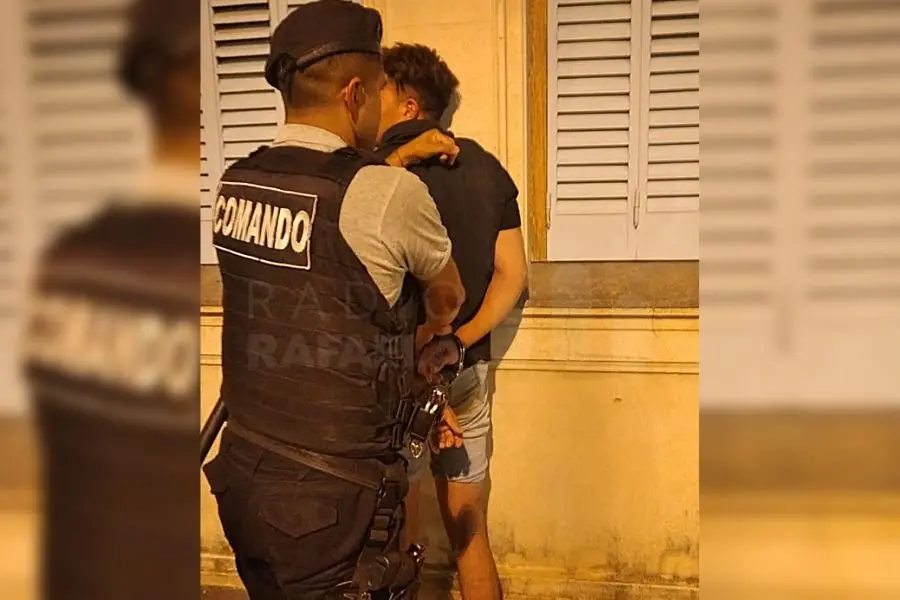 Intentó esquivar un control de tránsito y atropelló a una inspectora